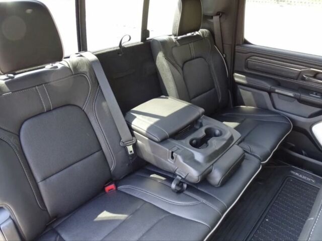 Серый Додж РАМ, объемом двигателя 5.7 л и пробегом 95 тыс. км за 65000 $, фото 3 на Automoto.ua