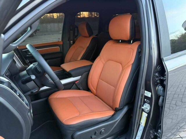 Серый Додж РАМ, объемом двигателя 5.7 л и пробегом 68 тыс. км за 45000 $, фото 7 на Automoto.ua