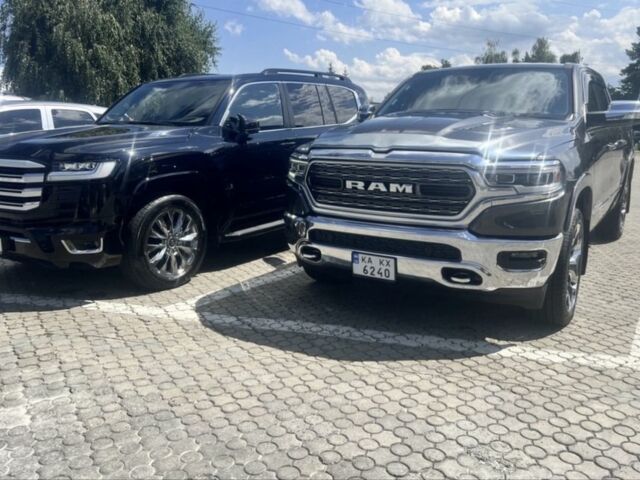 Серый Додж РАМ, объемом двигателя 5.7 л и пробегом 95 тыс. км за 65000 $, фото 2 на Automoto.ua