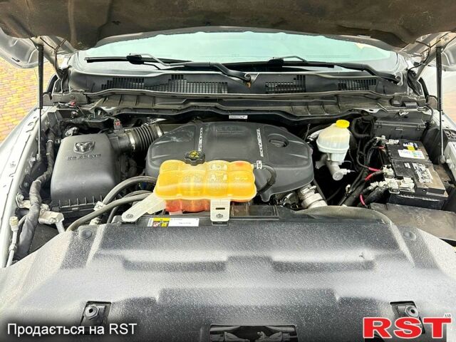 Серый Додж РАМ, объемом двигателя 3 л и пробегом 221 тыс. км за 29500 $, фото 2 на Automoto.ua