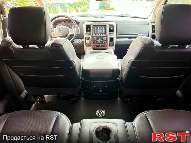 Серый Додж РАМ, объемом двигателя 3 л и пробегом 221 тыс. км за 29500 $, фото 3 на Automoto.ua