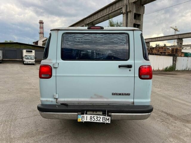 Синий Додж РАМ, объемом двигателя 5.9 л и пробегом 650 тыс. км за 4400 $, фото 10 на Automoto.ua