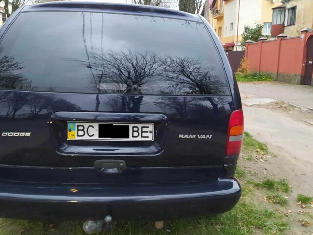 Синий Додж РАМ, объемом двигателя 2.5 л и пробегом 297 тыс. км за 3300 $, фото 2 на Automoto.ua