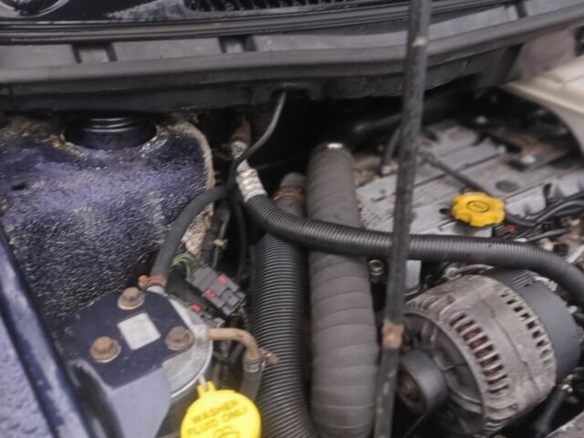 Синий Додж РАМ, объемом двигателя 2 л и пробегом 360 тыс. км за 3000 $, фото 6 на Automoto.ua