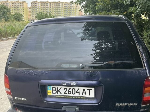 Синий Додж РАМ, объемом двигателя 2.5 л и пробегом 390 тыс. км за 2184 $, фото 2 на Automoto.ua