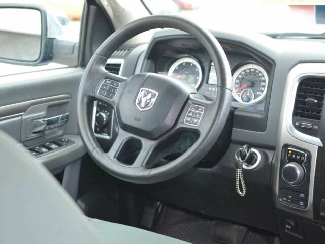 Синий Додж РАМ, объемом двигателя 5.7 л и пробегом 135 тыс. км за 21300 $, фото 3 на Automoto.ua