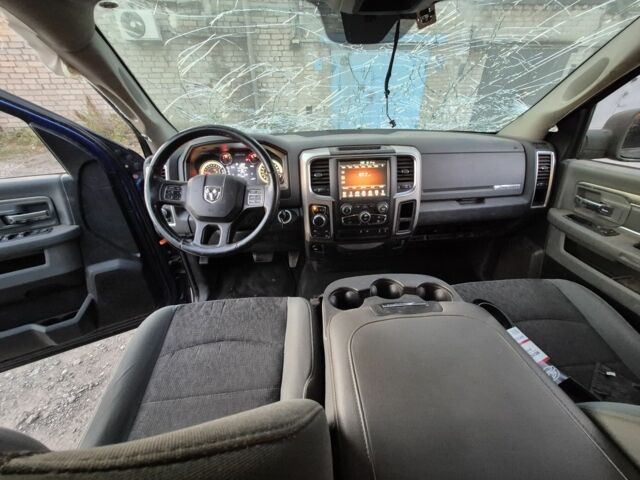 Синий Додж РАМ, объемом двигателя 5.7 л и пробегом 156 тыс. км за 9000 $, фото 6 на Automoto.ua