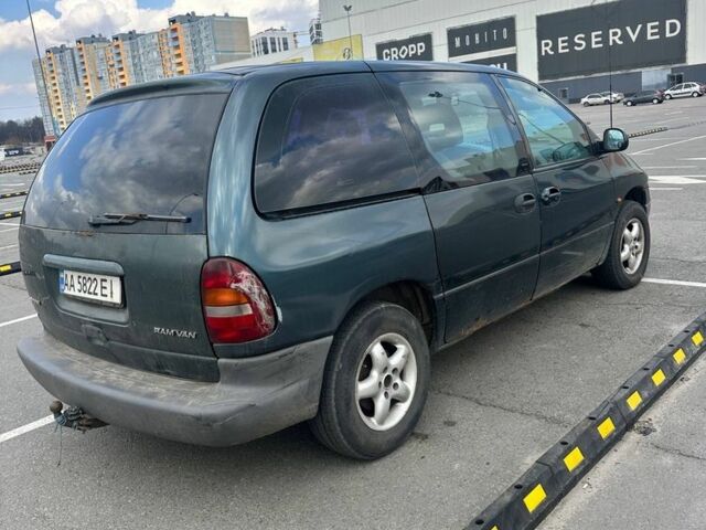 Зелений Додж RAM, об'ємом двигуна 2.5 л та пробігом 400 тис. км за 1580 $, фото 2 на Automoto.ua