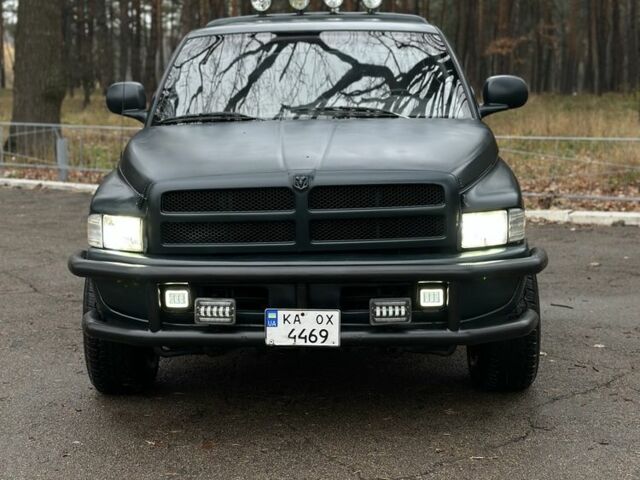 Зелений Додж RAM, об'ємом двигуна 3.9 л та пробігом 340 тис. км за 6300 $, фото 1 на Automoto.ua