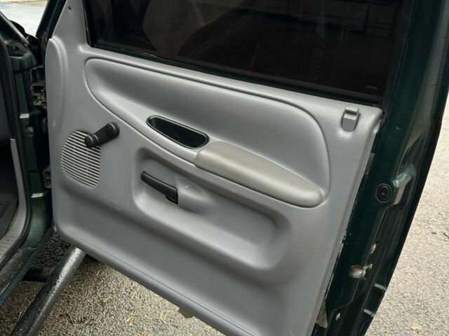 Зелений Додж RAM, об'ємом двигуна 3.9 л та пробігом 340 тис. км за 6300 $, фото 13 на Automoto.ua