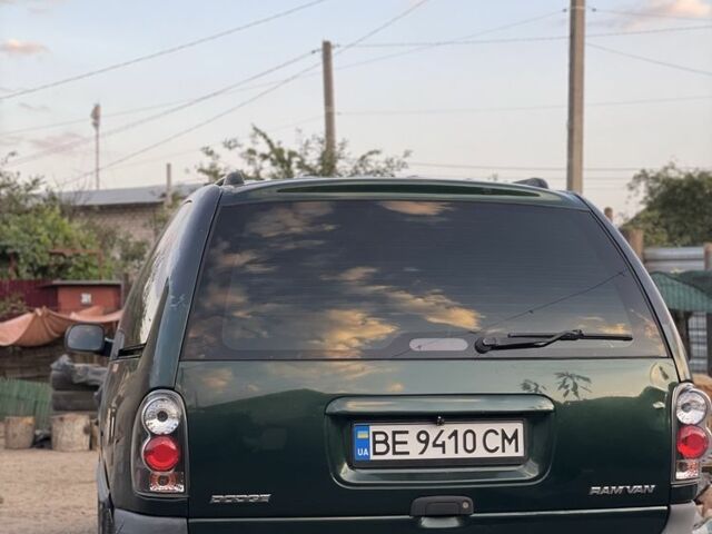 Зелений Додж RAM, об'ємом двигуна 3.3 л та пробігом 299 тис. км за 3500 $, фото 2 на Automoto.ua