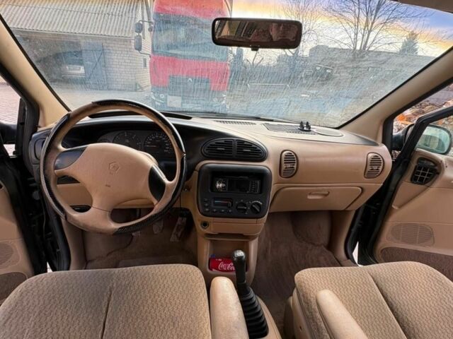 Зеленый Додж РАМ, объемом двигателя 2.5 л и пробегом 330 тыс. км за 3200 $, фото 7 на Automoto.ua