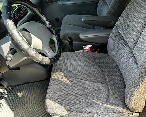 Белый Додж Рам Ван, объемом двигателя 2.5 л и пробегом 430 тыс. км за 1350 $, фото 7 на Automoto.ua