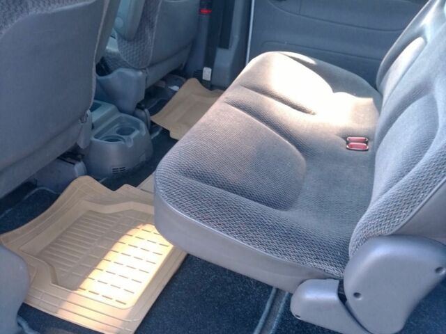 Белый Додж Рам Ван, объемом двигателя 2.5 л и пробегом 407 тыс. км за 3100 $, фото 5 на Automoto.ua