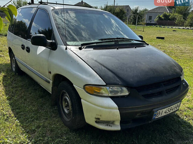 Белый Додж Рам Ван, объемом двигателя 2.5 л и пробегом 430 тыс. км за 1350 $, фото 13 на Automoto.ua