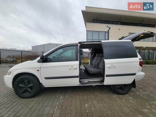 Белый Додж Рам Ван, объемом двигателя 2.5 л и пробегом 201 тыс. км за 4999 $, фото 55 на Automoto.ua