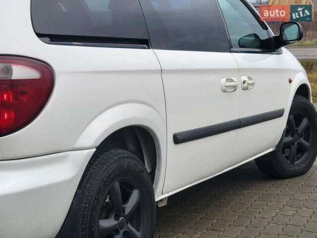 Белый Додж Рам Ван, объемом двигателя 2.5 л и пробегом 201 тыс. км за 4999 $, фото 17 на Automoto.ua