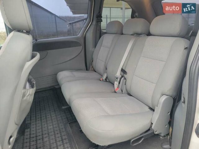 Белый Додж Рам Ван, объемом двигателя 2.5 л и пробегом 201 тыс. км за 4999 $, фото 32 на Automoto.ua