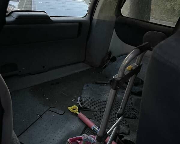Чорний Додж Ram Van, об'ємом двигуна 2.5 л та пробігом 355 тис. км за 3200 $, фото 7 на Automoto.ua