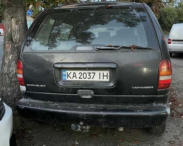 Чорний Додж Ram Van, об'ємом двигуна 2.5 л та пробігом 355 тис. км за 3200 $, фото 2 на Automoto.ua