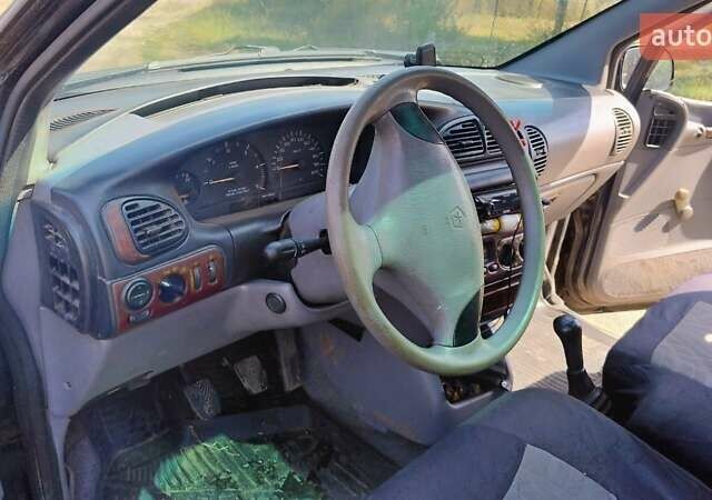 Чорний Додж Ram Van, об'ємом двигуна 2.5 л та пробігом 350 тис. км за 2800 $, фото 1 на Automoto.ua