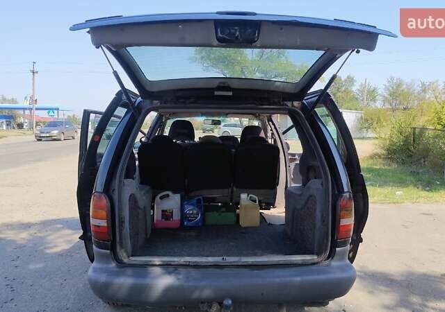 Чорний Додж Ram Van, об'ємом двигуна 2.5 л та пробігом 350 тис. км за 2800 $, фото 2 на Automoto.ua