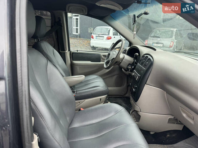 Чорний Додж Ram Van, об'ємом двигуна 2.5 л та пробігом 180 тис. км за 2700 $, фото 5 на Automoto.ua