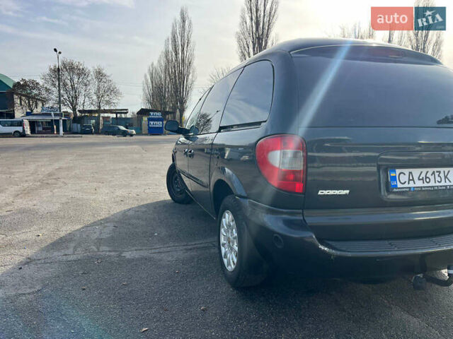 Черный Додж Рам Ван, объемом двигателя 2.5 л и пробегом 200 тыс. км за 2999 $, фото 4 на Automoto.ua