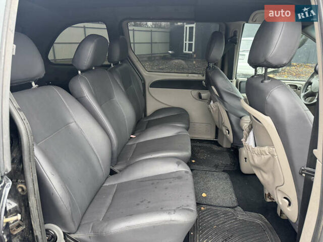 Чорний Додж Ram Van, об'ємом двигуна 2.5 л та пробігом 180 тис. км за 2700 $, фото 4 на Automoto.ua