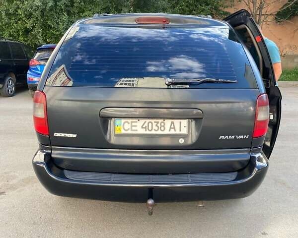 Черный Додж Рам Ван, объемом двигателя 2.5 л и пробегом 435 тыс. км за 3800 $, фото 8 на Automoto.ua