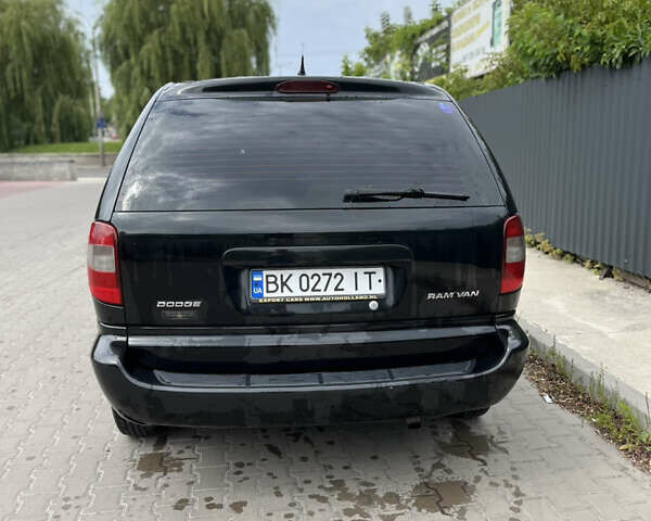 Чорний Додж Ram Van, об'ємом двигуна 2.5 л та пробігом 345 тис. км за 3450 $, фото 6 на Automoto.ua