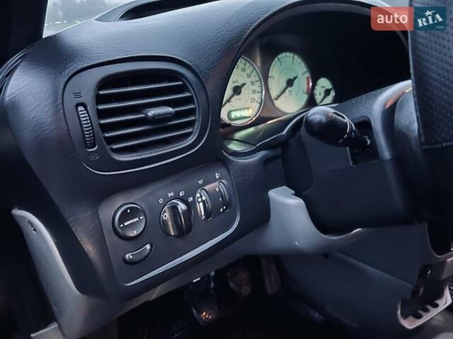Чорний Додж Ram Van, об'ємом двигуна 2.5 л та пробігом 280 тис. км за 3999 $, фото 25 на Automoto.ua