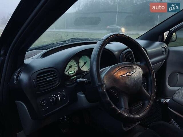 Чорний Додж Ram Van, об'ємом двигуна 2.5 л та пробігом 280 тис. км за 3999 $, фото 23 на Automoto.ua