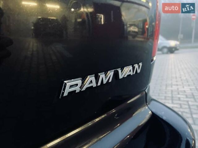 Чорний Додж Ram Van, об'ємом двигуна 2.5 л та пробігом 280 тис. км за 3999 $, фото 16 на Automoto.ua