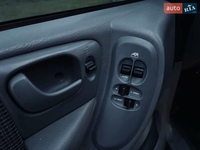 Чорний Додж Ram Van, об'ємом двигуна 2.5 л та пробігом 280 тис. км за 3999 $, фото 27 на Automoto.ua