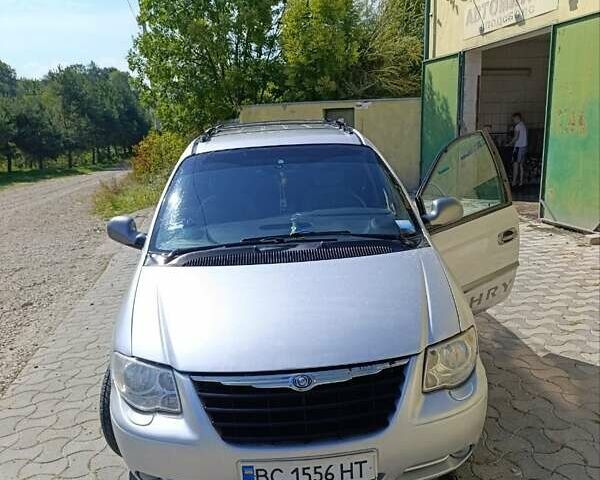 Серый Додж Рам Ван, объемом двигателя 2.5 л и пробегом 400 тыс. км за 3499 $, фото 10 на Automoto.ua