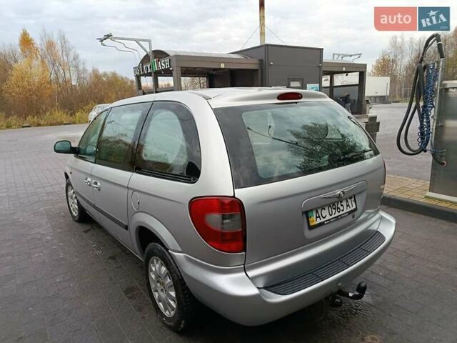 Серый Додж Рам Ван, объемом двигателя 2.5 л и пробегом 271 тыс. км за 5200 $, фото 4 на Automoto.ua