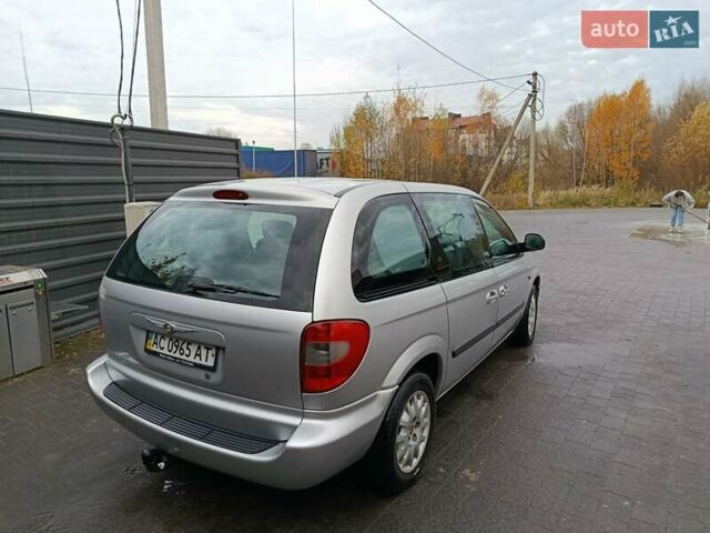 Серый Додж Рам Ван, объемом двигателя 2.5 л и пробегом 271 тыс. км за 5200 $, фото 1 на Automoto.ua