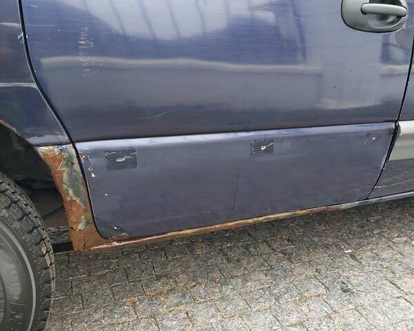 Синий Додж Рам Ван, объемом двигателя 2.4 л и пробегом 377 тыс. км за 2500 $, фото 3 на Automoto.ua