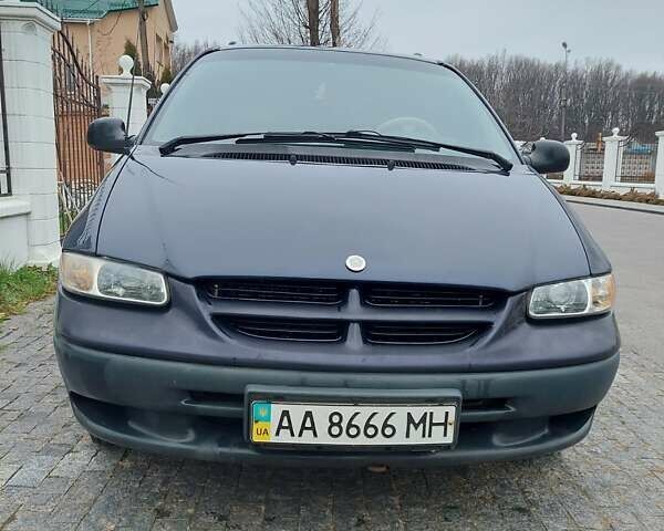 Синий Додж Рам Ван, объемом двигателя 2.4 л и пробегом 377 тыс. км за 2500 $, фото 8 на Automoto.ua