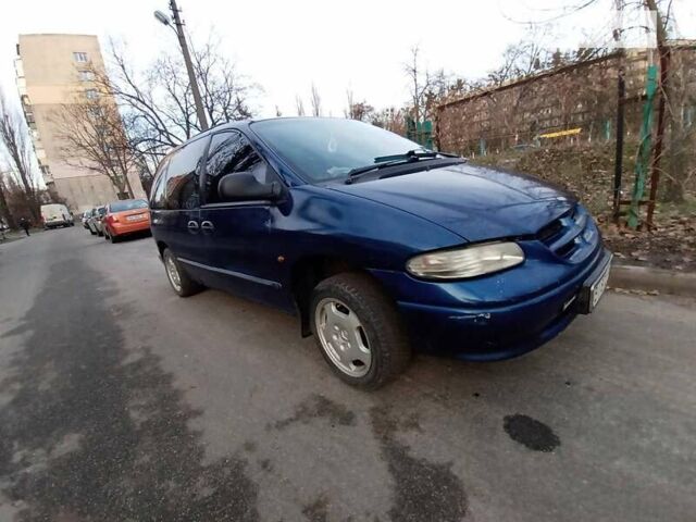 Синій Додж Ram Van, об'ємом двигуна 2.5 л та пробігом 500 тис. км за 2500 $, фото 2 на Automoto.ua