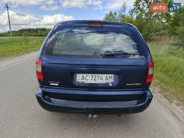 Синий Додж Рам Ван, объемом двигателя 2.5 л и пробегом 248 тыс. км за 5000 $, фото 2 на Automoto.ua