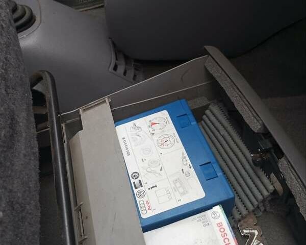 Додж Рам Ван 2000 в Чернигове на Automoto.ua Зеленый Додж Рам Ван, объемом двигателя 2.5 л и пробегом 360 тыс. км за 4500 $, фото 6 на Automoto.ua