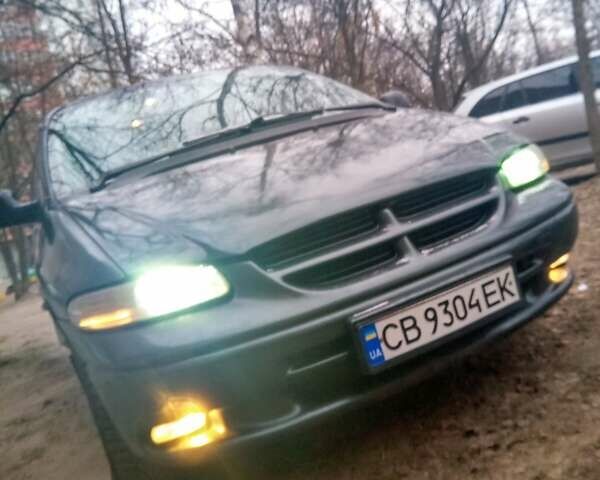 Зеленый Додж Рам Ван, объемом двигателя 2.5 л и пробегом 360 тыс. км за 3900 $, фото 2 на Automoto.ua