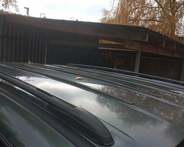 Зеленый Додж Рам Ван, объемом двигателя 2.5 л и пробегом 360 тыс. км за 3900 $, фото 8 на Automoto.ua