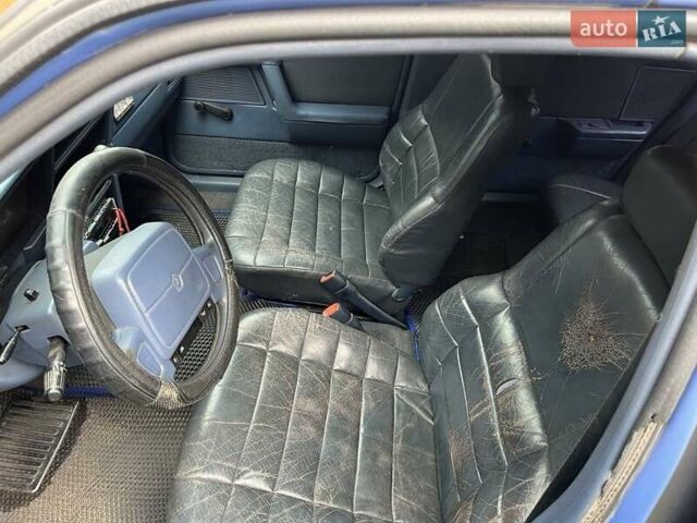 Синий Додж Спирит, объемом двигателя 2.5 л и пробегом 100 тыс. км за 2300 $, фото 4 на Automoto.ua