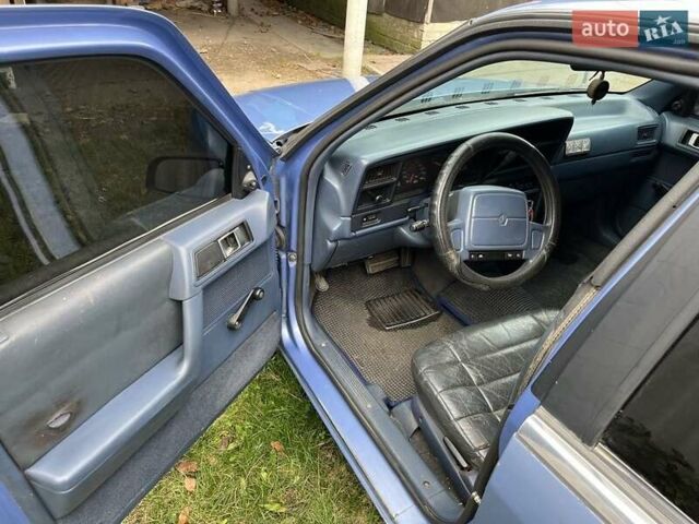 Синий Додж Спирит, объемом двигателя 2.5 л и пробегом 100 тыс. км за 2300 $, фото 3 на Automoto.ua