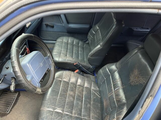 Синий Додж Спирит, объемом двигателя 2.5 л и пробегом 100 тыс. км за 2300 $, фото 5 на Automoto.ua