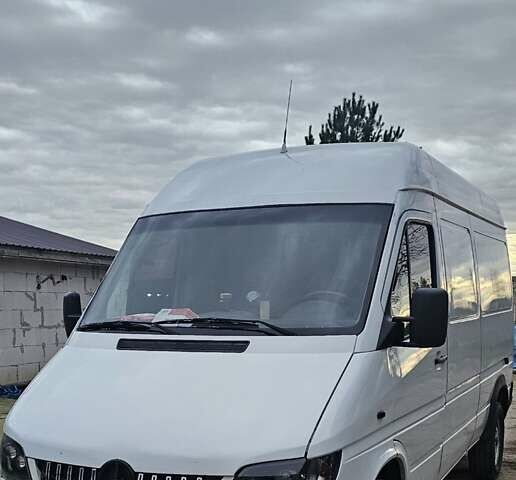 Белый Додж Спринтер, объемом двигателя 2.69 л и пробегом 600 тыс. км за 14000 $, фото 7 на Automoto.ua