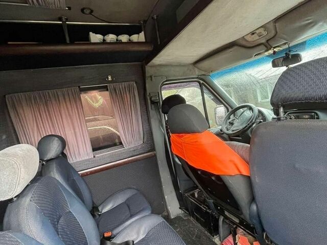 Белый Додж Спринтер, объемом двигателя 2.7 л и пробегом 930 тыс. км за 5300 $, фото 2 на Automoto.ua